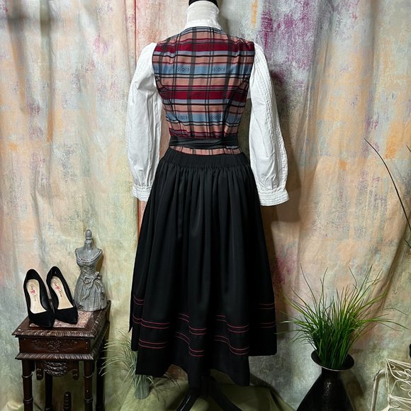 VTG๐ Isola Original traditional high-quality Austrian Dirndl w/ Blouse & Apron - Picture 2 of 16